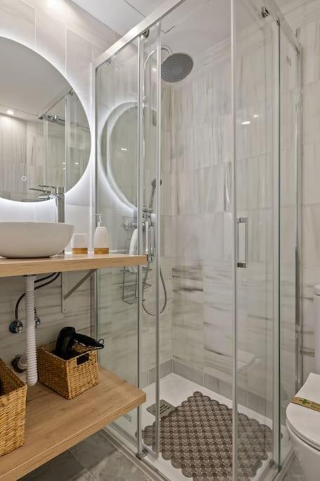 Beautiful 3 Bed Stylish & Cozy Apartment - Susanna Suite Михас Экстерьер фото