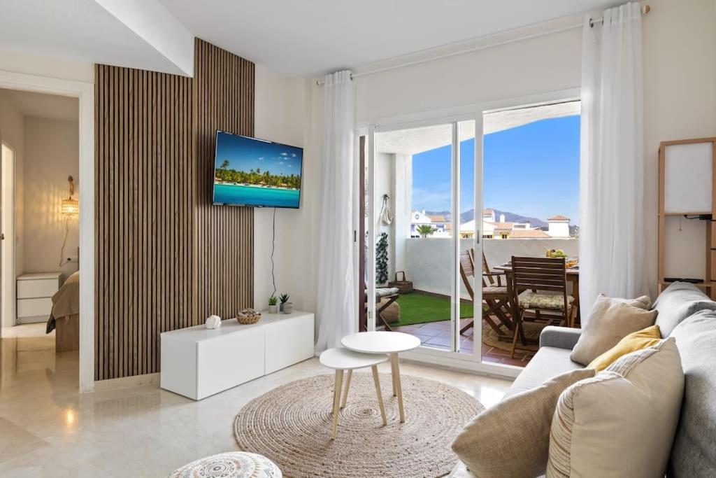 Beautiful 3 Bed Stylish & Cozy Apartment - Susanna Suite Михас Экстерьер фото