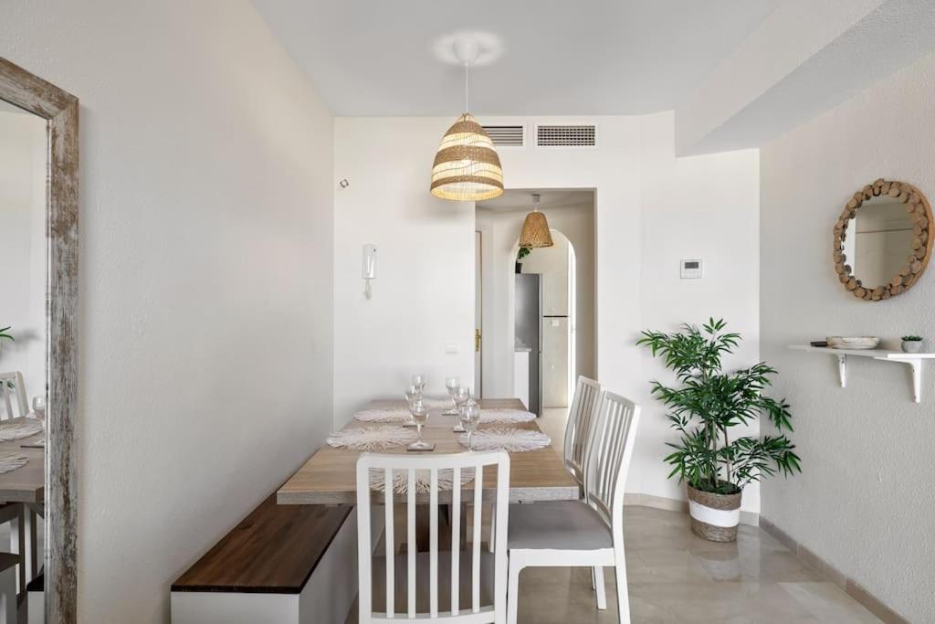 Beautiful 3 Bed Stylish & Cozy Apartment - Susanna Suite Михас Экстерьер фото